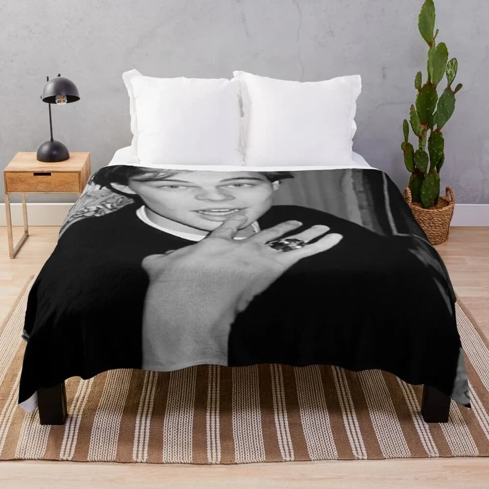 Leonardo dicaprio coperta in bianco e nero coperte pelose