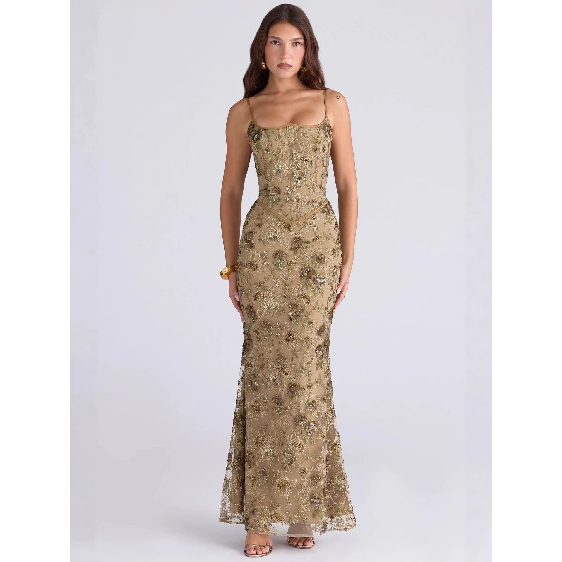Elegant Low-Neck Sleeveless Sexy Backless Belted Dress 2025 New Women's Fashion High Waist Polyester Fabric Gown for Adults