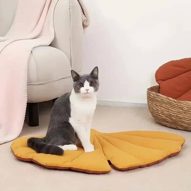 Cuccia per Animali a Forma di Foglia, Morbida e Lavabile, Tappetino Antiscivolo per Gatti e Cani, Cuscino in Poliestere Spesso, Reversibile, per Viaggi e Campeggio