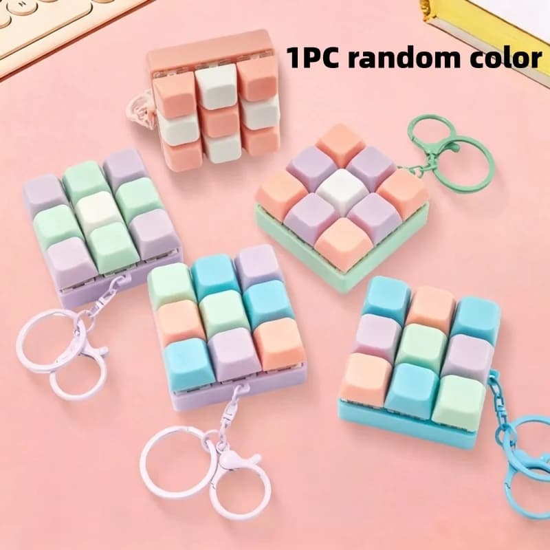 1Pc random mixed 3D cube mechanical keyboard feel decompression keychain pendant, random color 9-key finger keychain, mechanical button click keychain, office recreation decompression tool