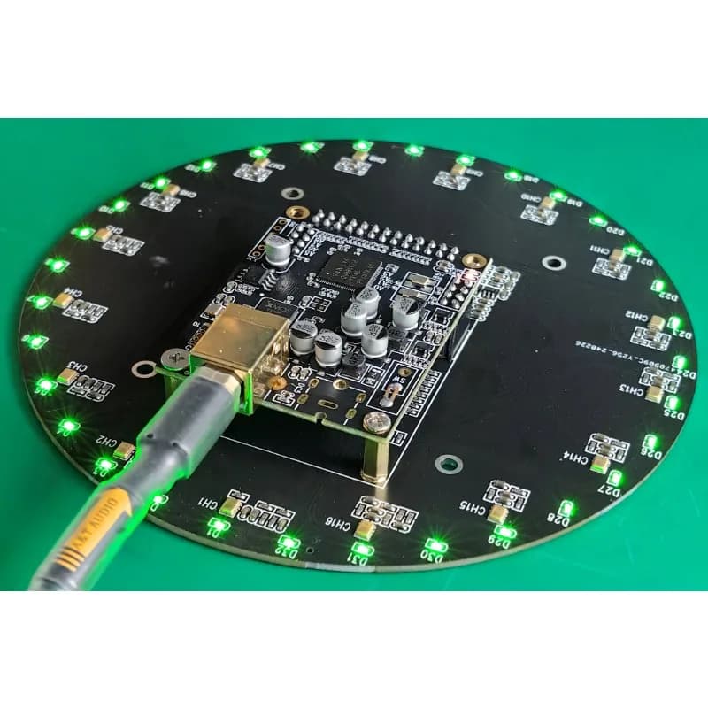 Scheda audio USB con array di 16 microfoni e 32 LED per indicazione direzionale, consultazione prima della ripresa