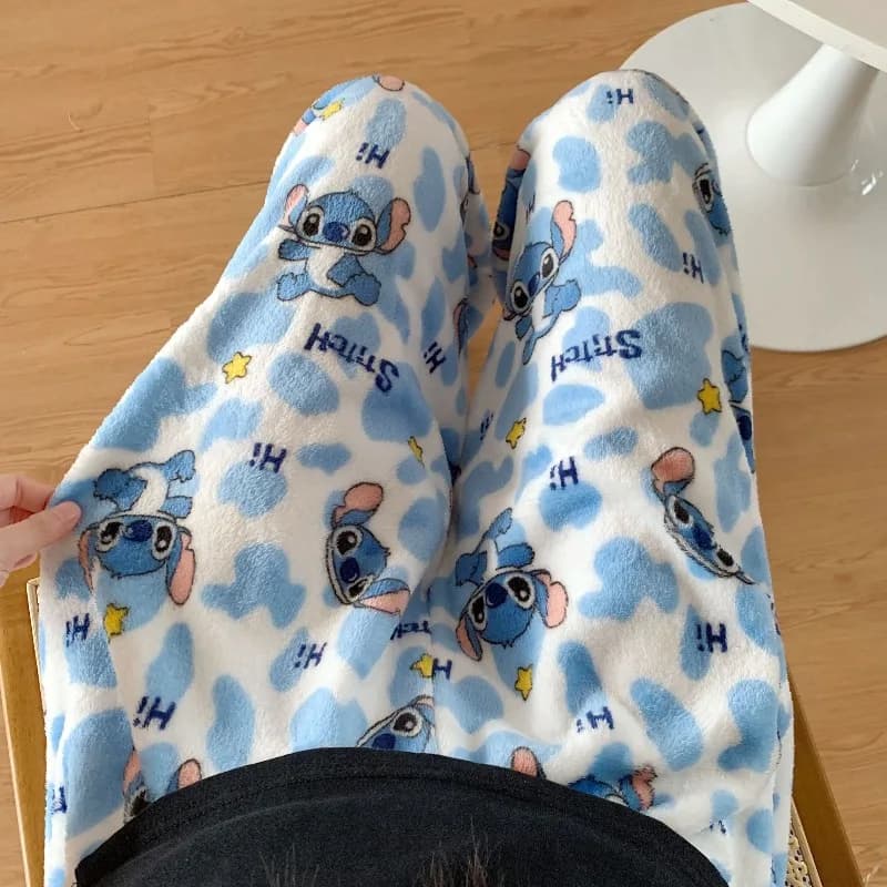 Pigiama in flanella Lilo & Stitch con accessori a fantasia anime spessa, per autunno e inverno, abbigliamento da casa caldo da donna, regali a tema cartone animato