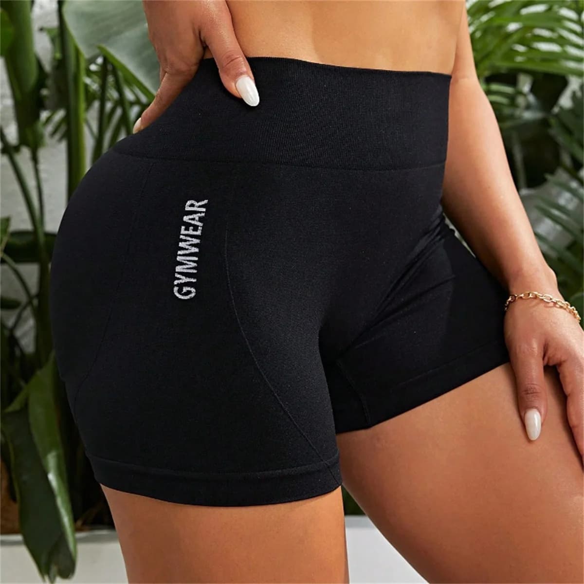 Pantaloni corti sportivi da donna a vita alta con sollevamento del sedere Pantaloncini da yoga traspiranti ad alta elasticità ad asciugatura Qyuick Collant atletici