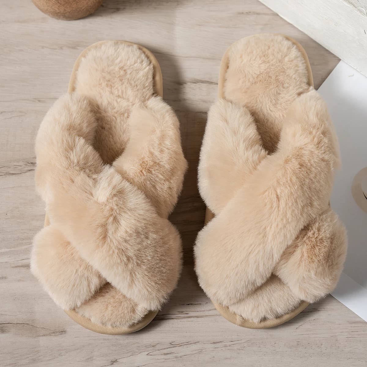 Bomboniere per ragazze calde invernali Regalo Pantofole pelose per il tempo libero al coperto Moda Donna Camera da letto Comode scarpe da casa in peluche Morbide e semplici