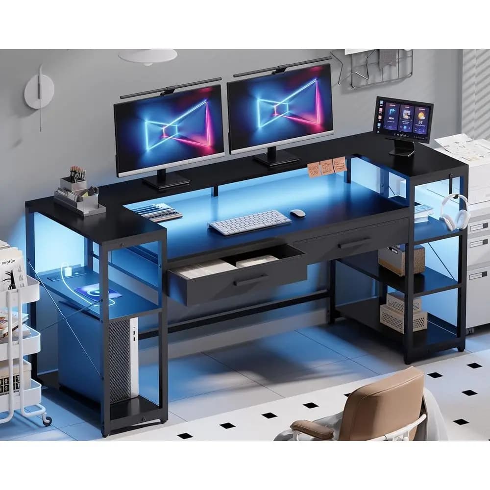 Scrivania da gaming con 58 luci LED, supporto per monitor, ripiani e prese di corrente, nera