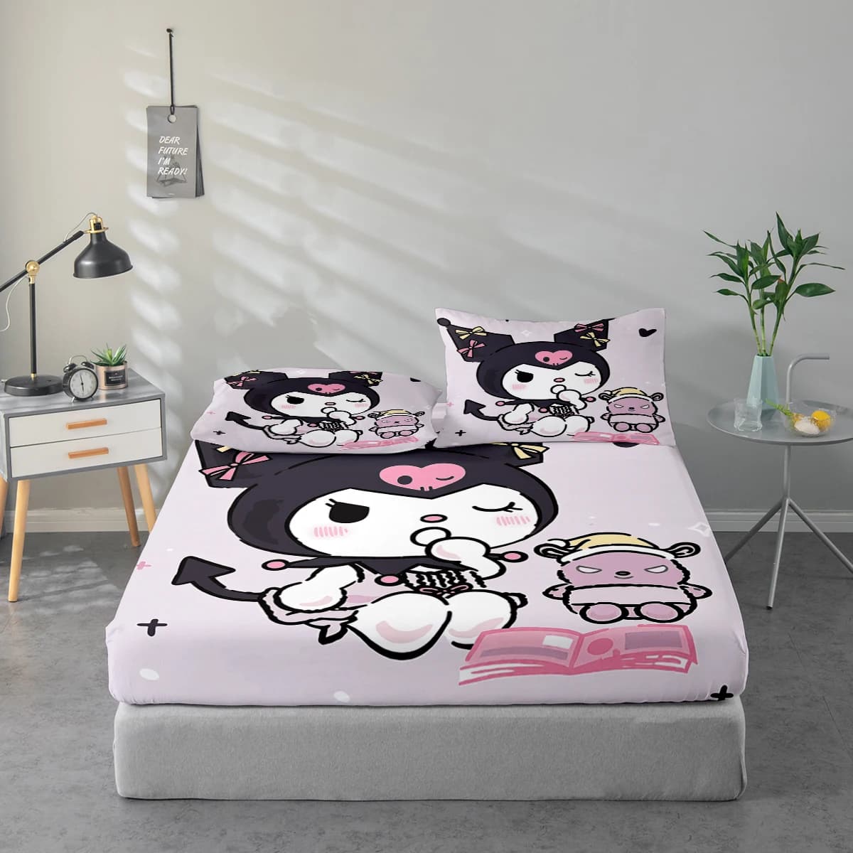 Set di lenzuola con stampa digitale ad alta definizione in 3 pezzi, design Kuromi Demon, set di lenzuola con stampa floreale di grandi dimensioni, include 1 lenzuolo con angoli + 1/2 federa, adatto per camera da letto, camera degli ospiti, decorazione domestica, lenzuolo con angoli in fibra di poliestere + federa, biancheria da letto ultra morbida, tessuto ultra morbido e spesso, confortevole per tutte le stagioni, lavabile in lavatrice.