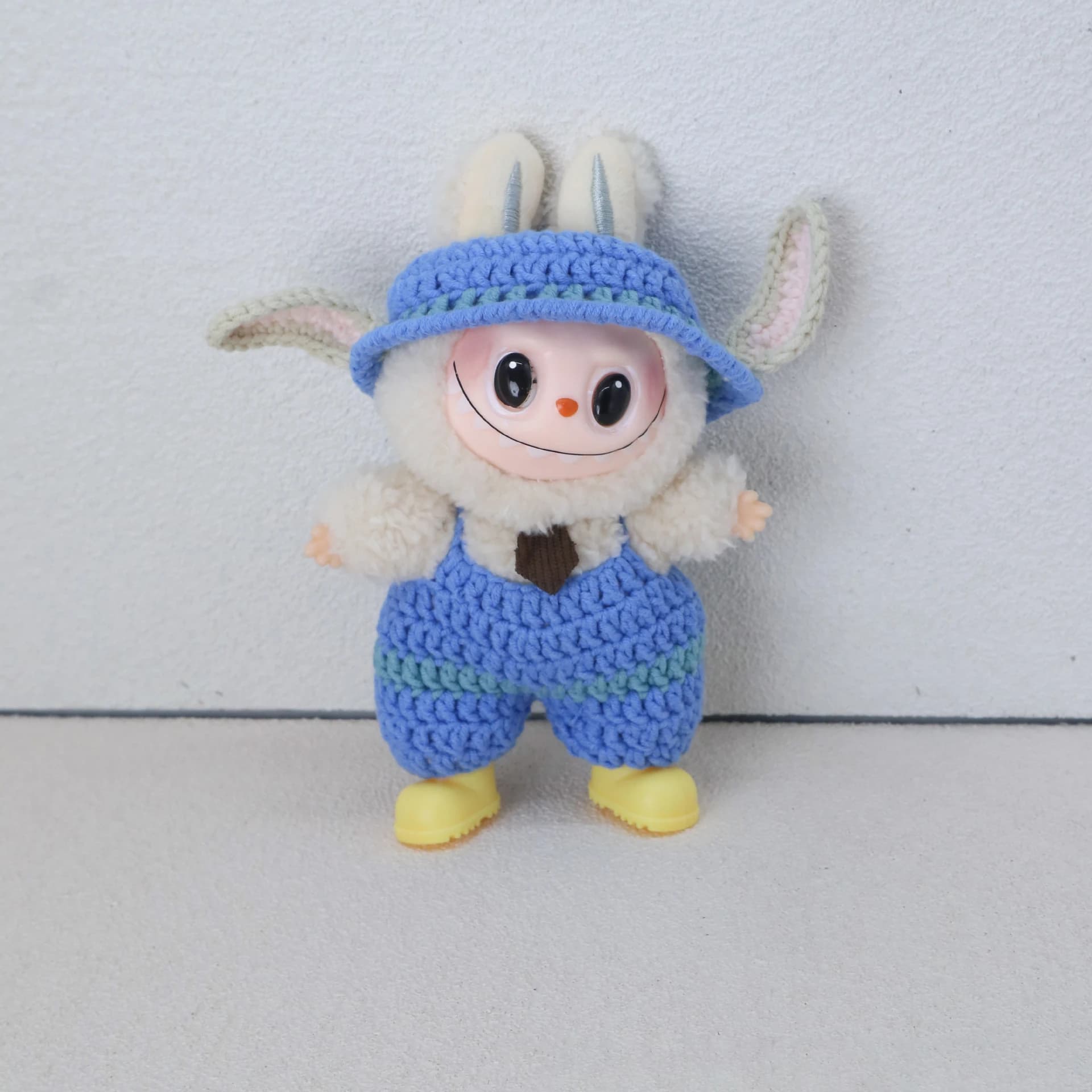 V1/V3 Labubu bambola di peluche blu generale con cappello kit di vestiti di lana uncinetto di lana accessori di lavorazione fatti a mano puriH