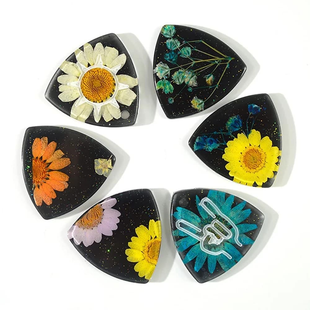 (ABYM) Guitar Pick Mould,Exquisite Resin Mold for Guitar Pick Triangle Plectrum Silicone Casting Keychain for Music Lovers