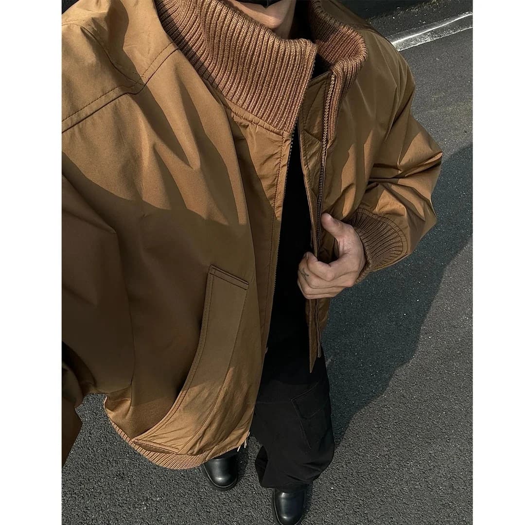 Khaki Cleanfit Short Pilot Jacket Unisex Spring Stand Collar American Bomber Coat Loose Fit Long Sleeve Windproof Polyester