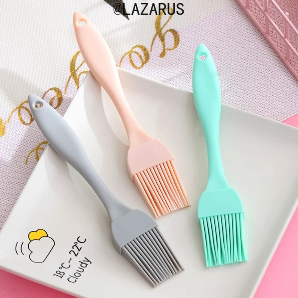 Silicone Basting Brush – Heat-Resistant, Non-Shedding, Multi-Use for Baking, BBQ & Pancakes, Easy to Clean.