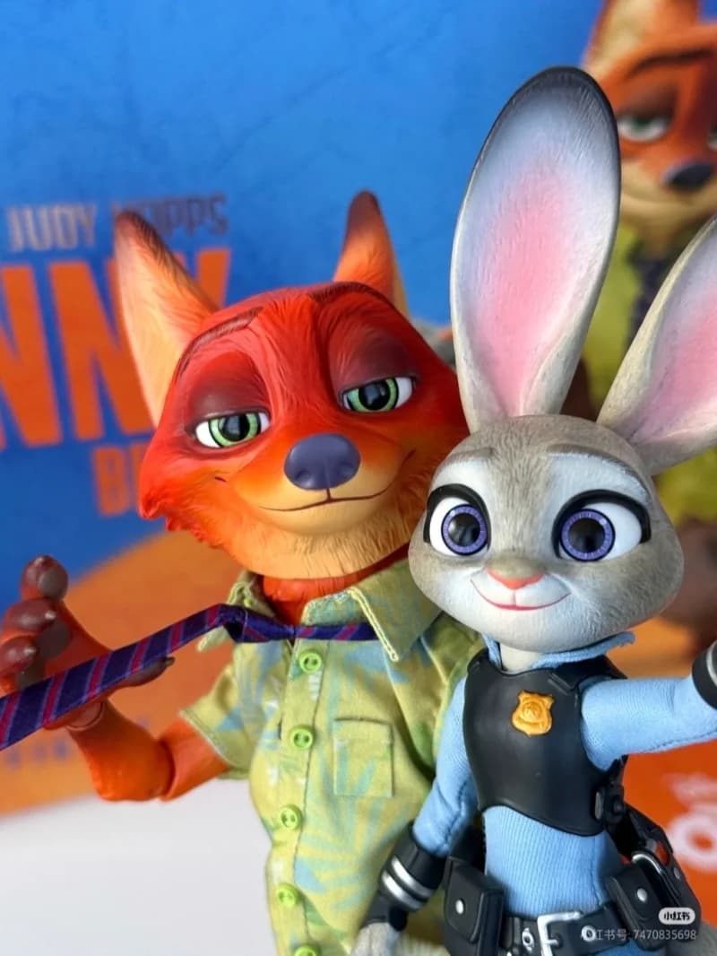 GONG 2025 Nuovo Zootopia Nick Mobile Panno Figura Genuino Anime Periferico Judy Action Figure Set Da Collezione Ornamento Giocattoli Regalo