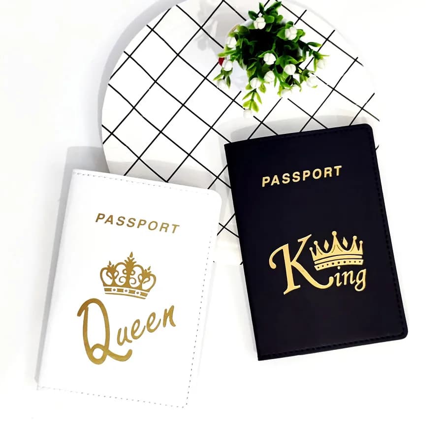 2 pezzi a Set Crown Graphic Lovers custodia per passaporto porta carte accessori da viaggio portafoglio in pelle PU regalo per coppie CH72