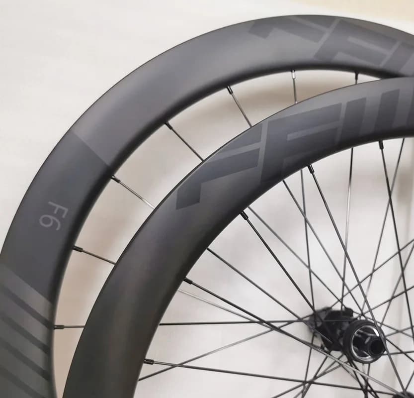 Larghezza 30mm 700C Ruota freno a disco per bicicletta da strada in carbonio 50/55/60mm Set di ruote per bicicletta con disco in ceramica tubeless in carbonio