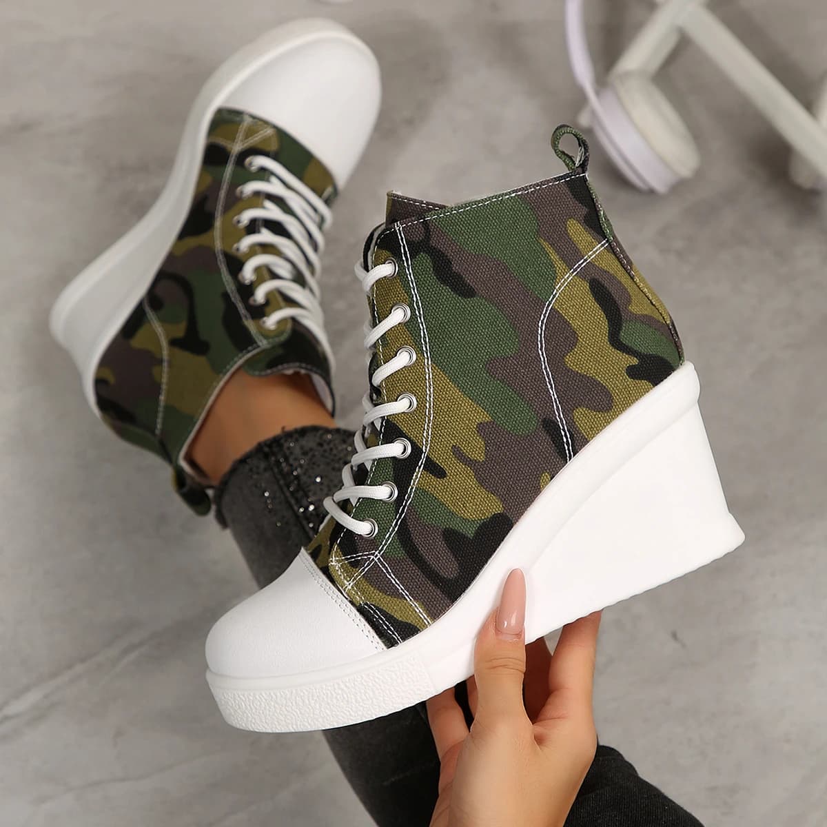 Scarpe da ginnastica da donna con zeppa nascosta scarpe di tela con tacco invisibile per donna scarpe da ginnastica con piattaforma traspirante maggiorata donna Zapatos De Mujer