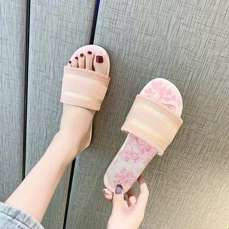 Nuovi Sandali Estivi 2026 da Donna con Ricami, Ciabatte Casual a Fascia Singola, Versatili per Spiaggia e Outdoor, Trendy
