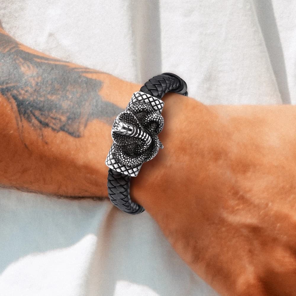 Bracciale rigido in pelle larga 13 mm in acciaio inossidabile U7 per uomo Cobra Snake Charm Bracciale 19/21/23 cm Chiusura magnetica Gioielli gotici