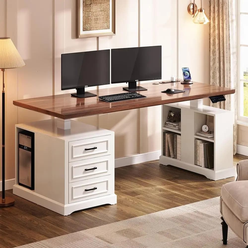 Scrivania Elettrica Regolabile in Altezza Armhouse, 63 Pollici, con 3 Cassetti, Ripiani Portaoggetti, Prese di Corrente, in Legno per Ufficio Domestico