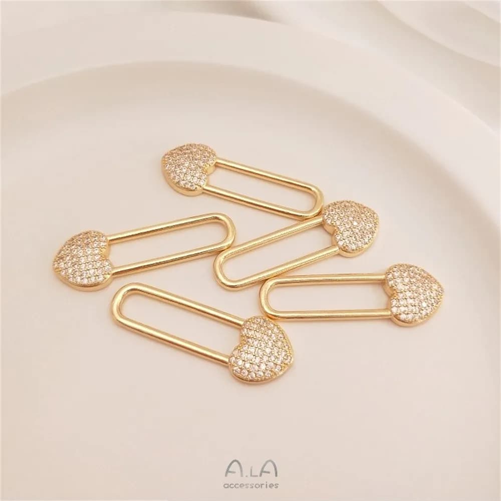 Rame placcato oro reale 14K intarsiato con zircone cuore lungo lucchetto pendente collegamento catena serratura fascino accessori gioielli fai da te K066