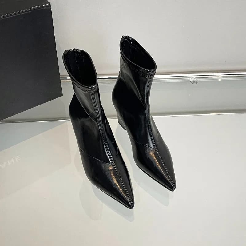 Korean-style Pointed-toe, Low-heeled, Short Boot with A Zipper on The Back and A Slim Design.