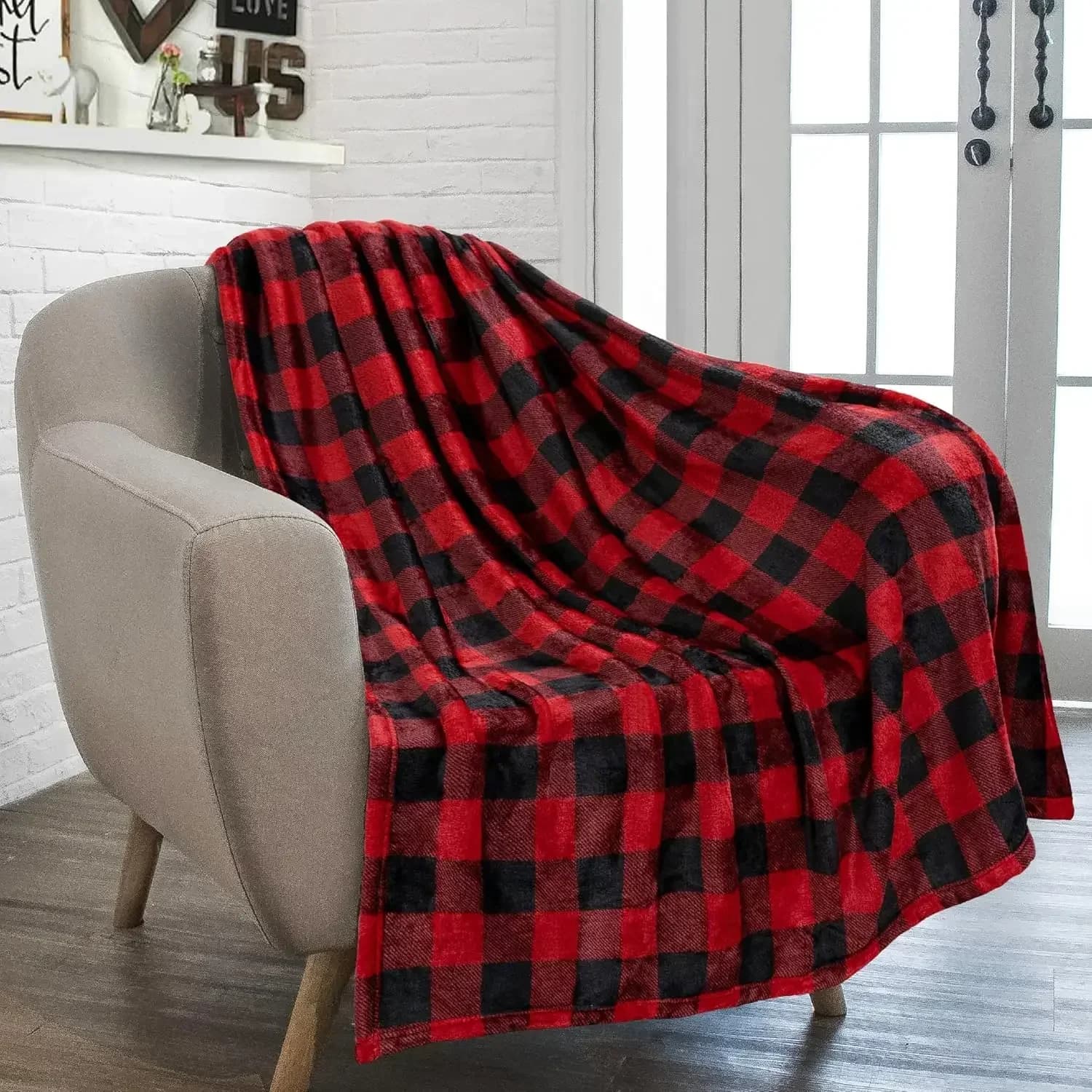 Calda e accogliente coperta in flanella scozzese, morbida decorazione a quadretti neri e rossi per divano, regalo di Natale, tessili per la casa