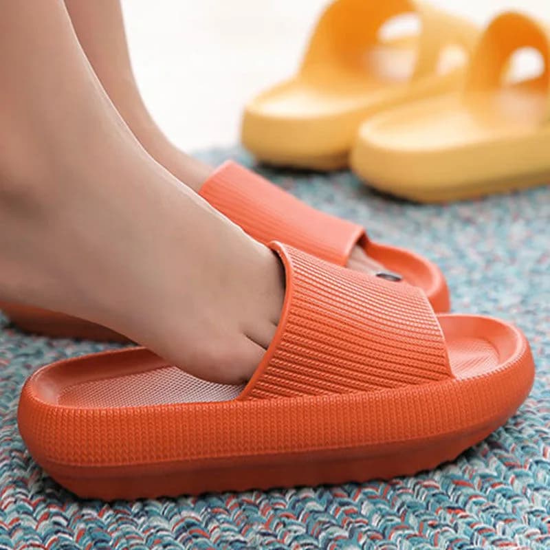 4 cm thick EVA sole bath tub Comfort similar to the cloud Home use Couple summer sandals in solid color for interior with increasing height