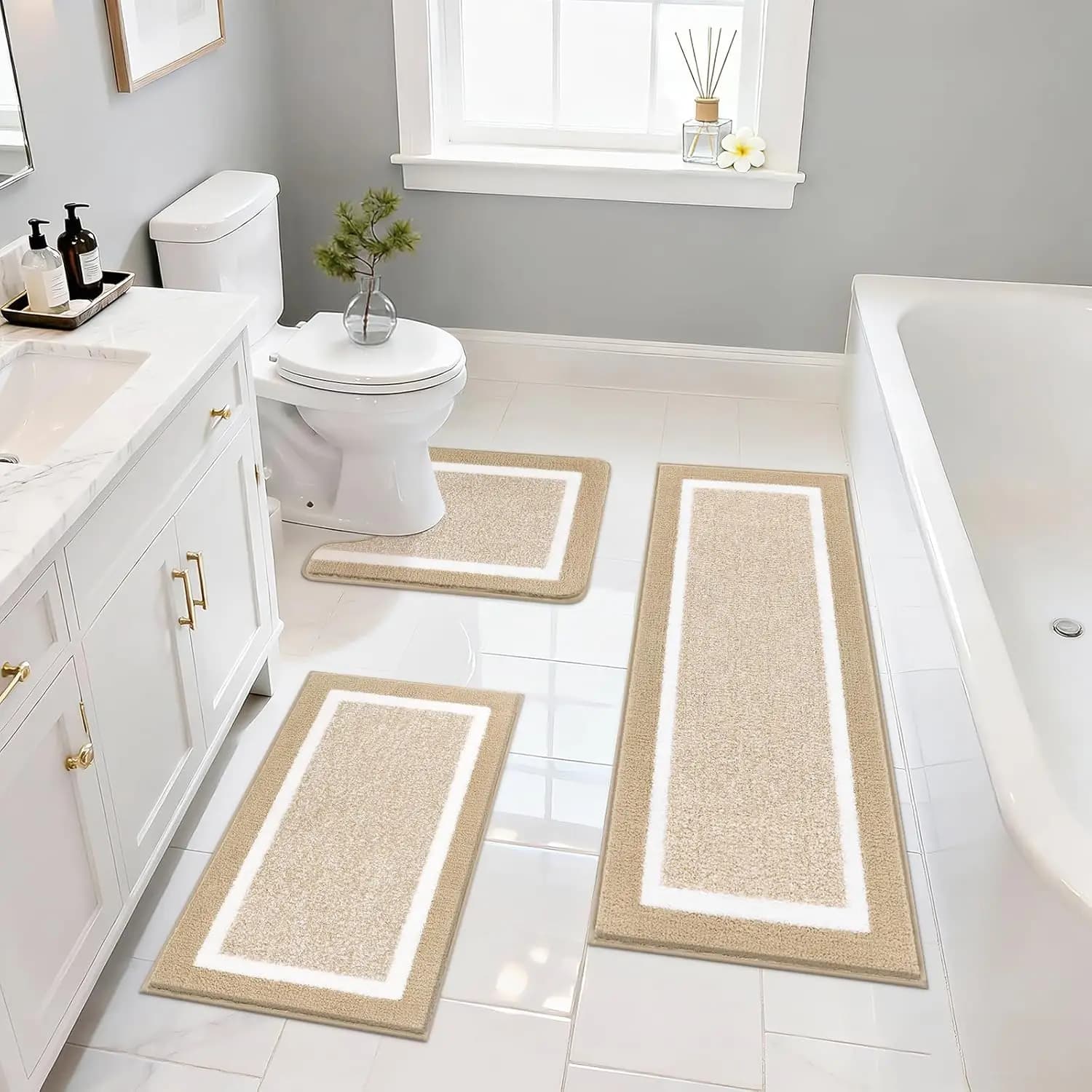 Set of 3 Ultra Soft Bathroom Mats with U Shape Mat, Washable Microfiber Mat Shaggy effect in Beige
