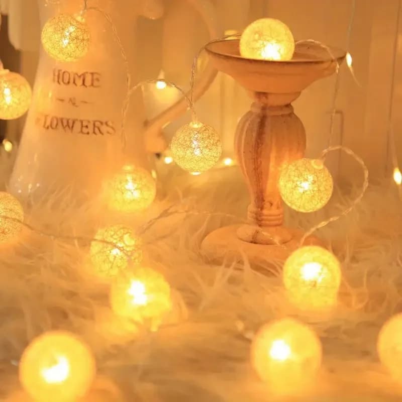 Ghirlanda Nuziale 2026 Decorazione per San Valentino Festone Luminoso a LED con Palline di Cotone per Feste all'Aperto e Decorazioni per il Ramadan