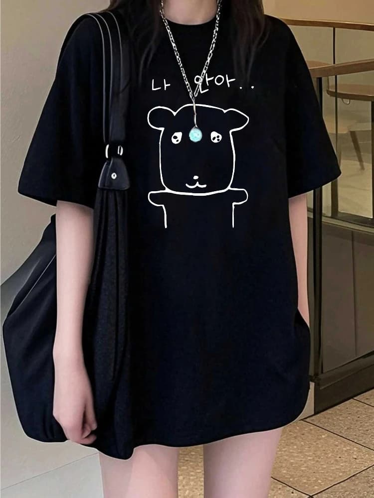 Elegant summer t-shirt for women with shoulders and crew neck, short sleeves, Japanese and Korean style, with aesthetic print of cartoon puppies
