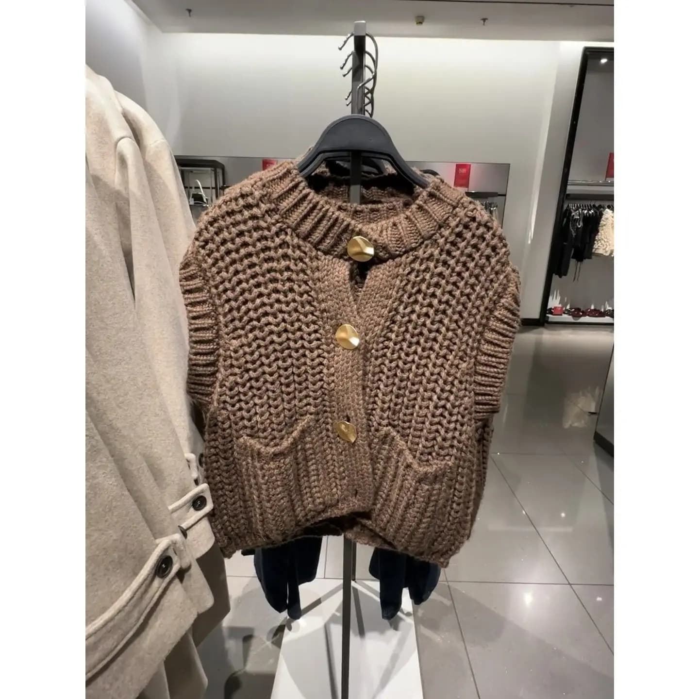 Nuovo gilet in maglia da donna 2026, stile europeo e americano, monopetto, a maglia grossa, senza maniche, girocollo