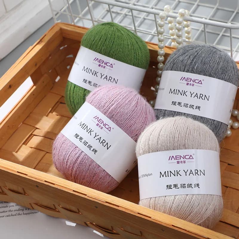 380m/50g Short-haired Mink Fleece Yarn - 25% Mink Fur, 20% Wool. 15mm Needles, 2 Strands. Medium Thick Hand-knitted Wool Yarn.