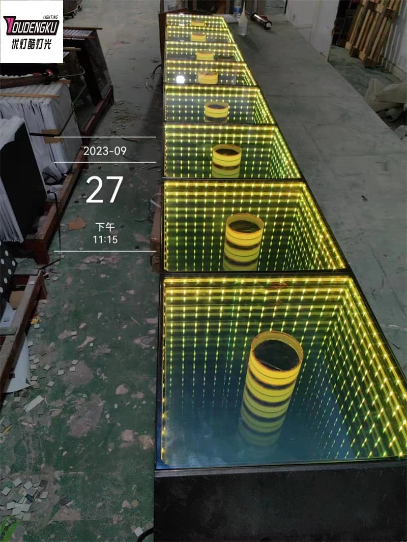 12 Pezzi di Piastrelle LED per Pista da Ballo, Effetto Specchio, per Feste e Matrimoni, Pavimento da Ballo 3D a Induzione Magnetica