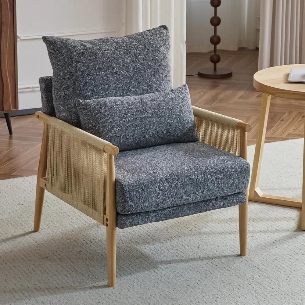 Comoda poltrona decorativa con cuscino lombare e braccioli in rattan, adatta per sedie relax moderne in soggiorni e camere da letto