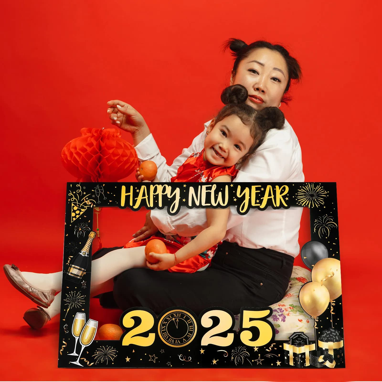 Black Gold 2025 Photo Booth Frame New Year Party Photo Prop Creative Paper Picture Frame for Photography Supplies New Years