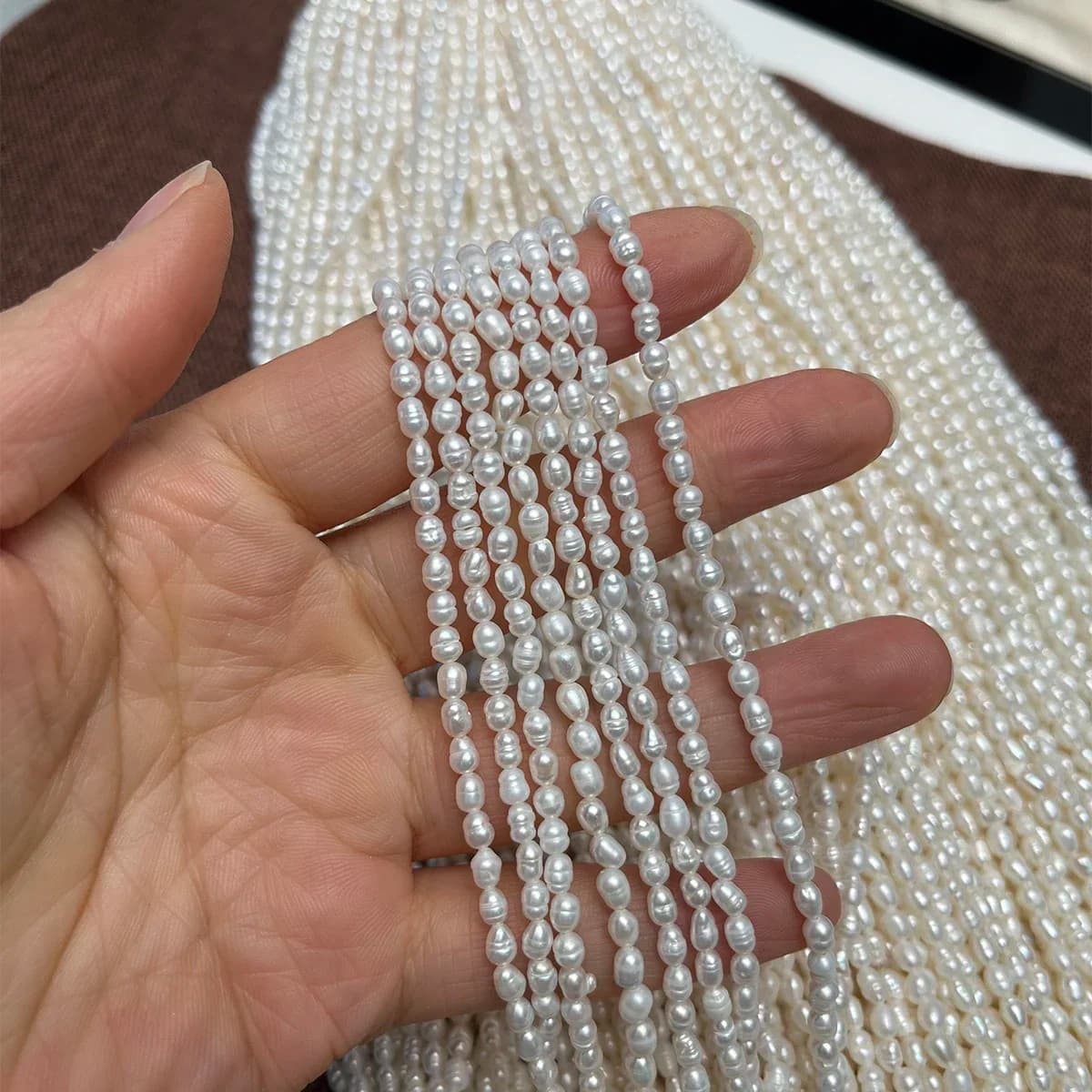 Perle di perle d'acqua dolce naturali 2,5-3,2 mm filettate di riso lucido sciolto per gioielli fai da te che realizzano accessori per braccialetti per collane da donna