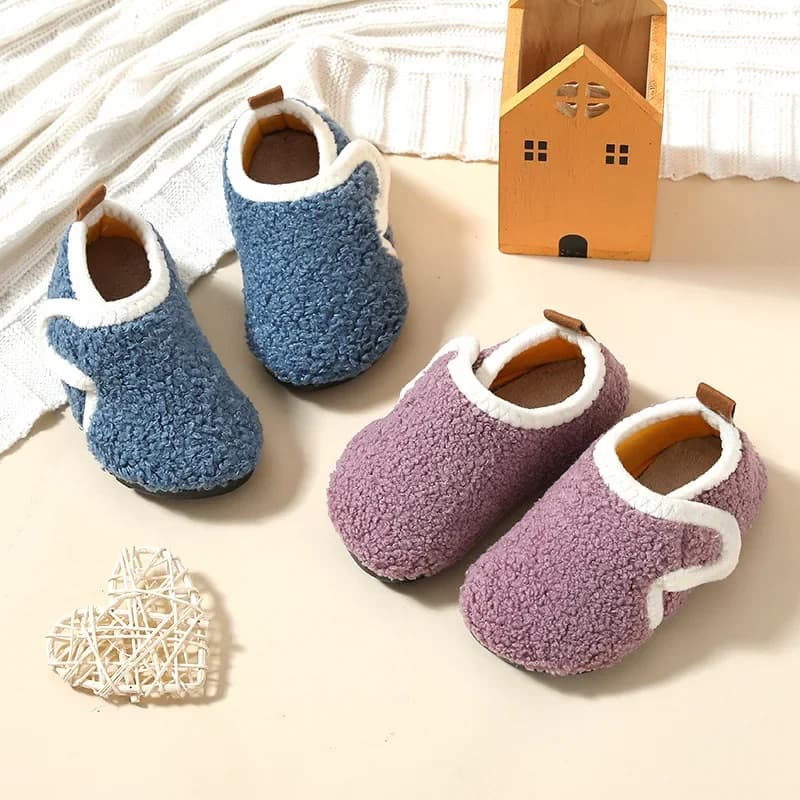 Pantofole in cotone per bambini Solid Warm Kids Winter Home Shoes ragazzi ragazze scarpe da pavimento in peluche scarpe da interno in cotone antiscivolo con suola morbida