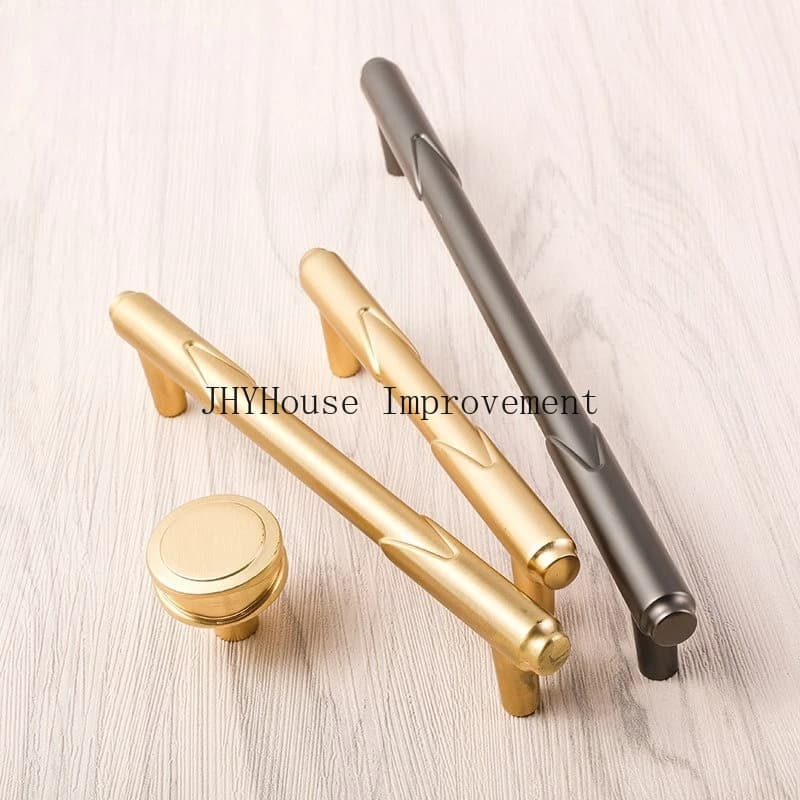 Maniglia per porta in lega di zinco Fornitura leggera di lusso per armadio con cassetti Maniglia per porta moderna semplice in oro