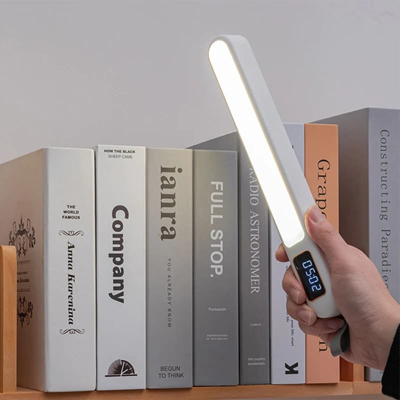 Lampada da Tavolo LED con Orologio, Luce Magnetica Multifunzionale, Luce Notturna Orientabile con Timer per Camera da Letto e Lettura