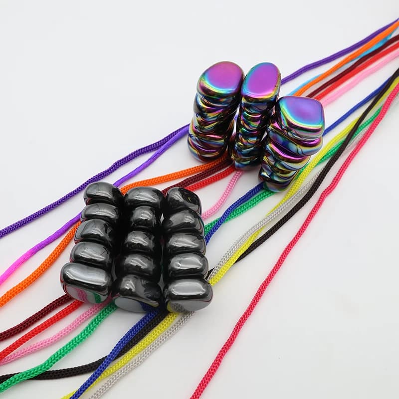 Set di 12 Corde Colorate con Magneti, Pietre Magnetiche Irregolari Lucidate e Colorate, Strumenti Funzionali per Esposizione Foto su Parete in Metallo Fai-da-Te