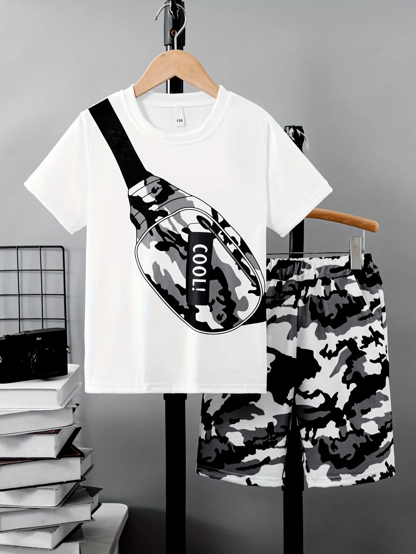 Due ragazzi Casual Camo Bag stampa t-shirt manica corta e pantaloncini mimetici Set per comodi vestiti estivi per ragazzi