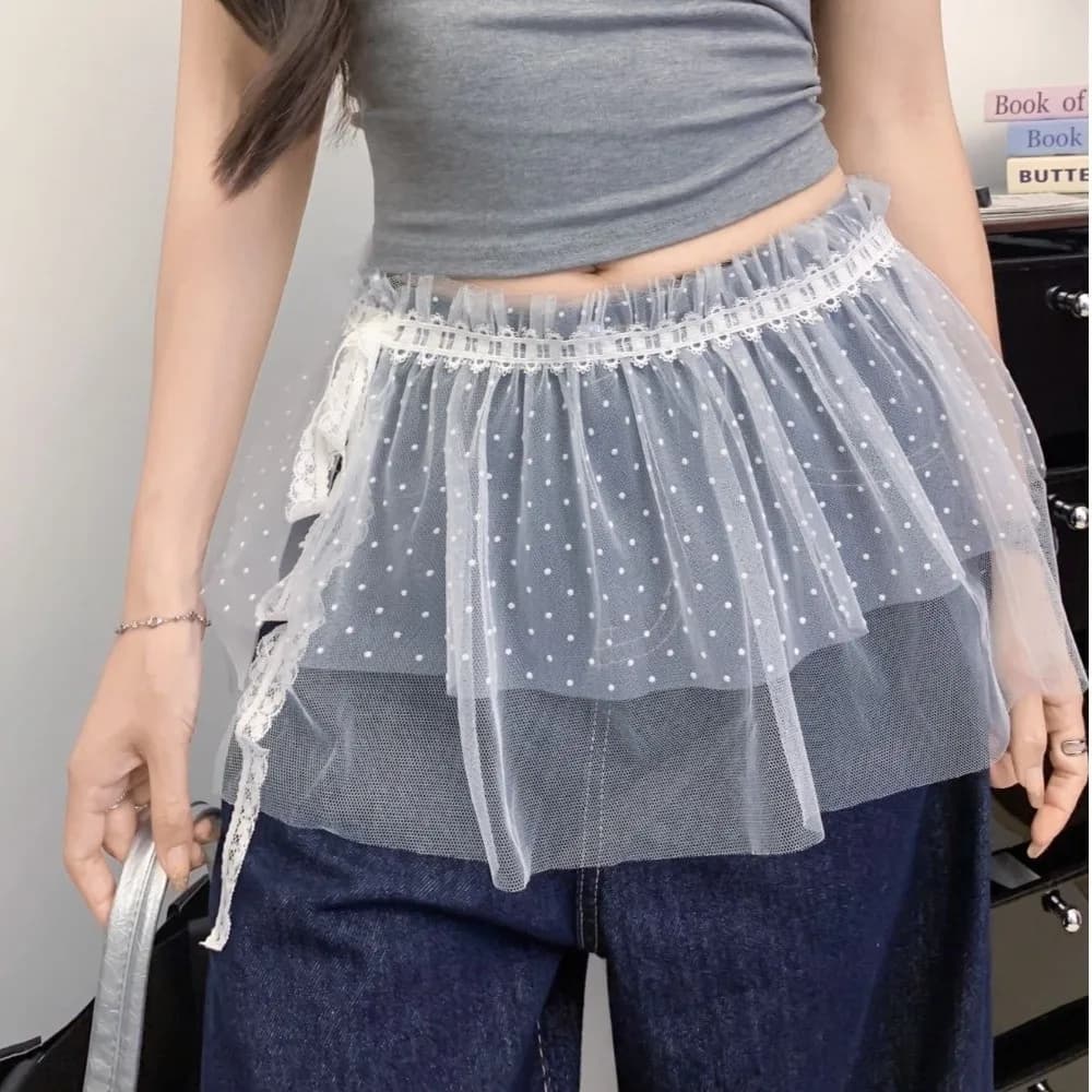Minigonna in pizzo alla moda con volant, gonna a strati elasticizzata, gonna a vita alta con orlo decorativo in jeans e lacci