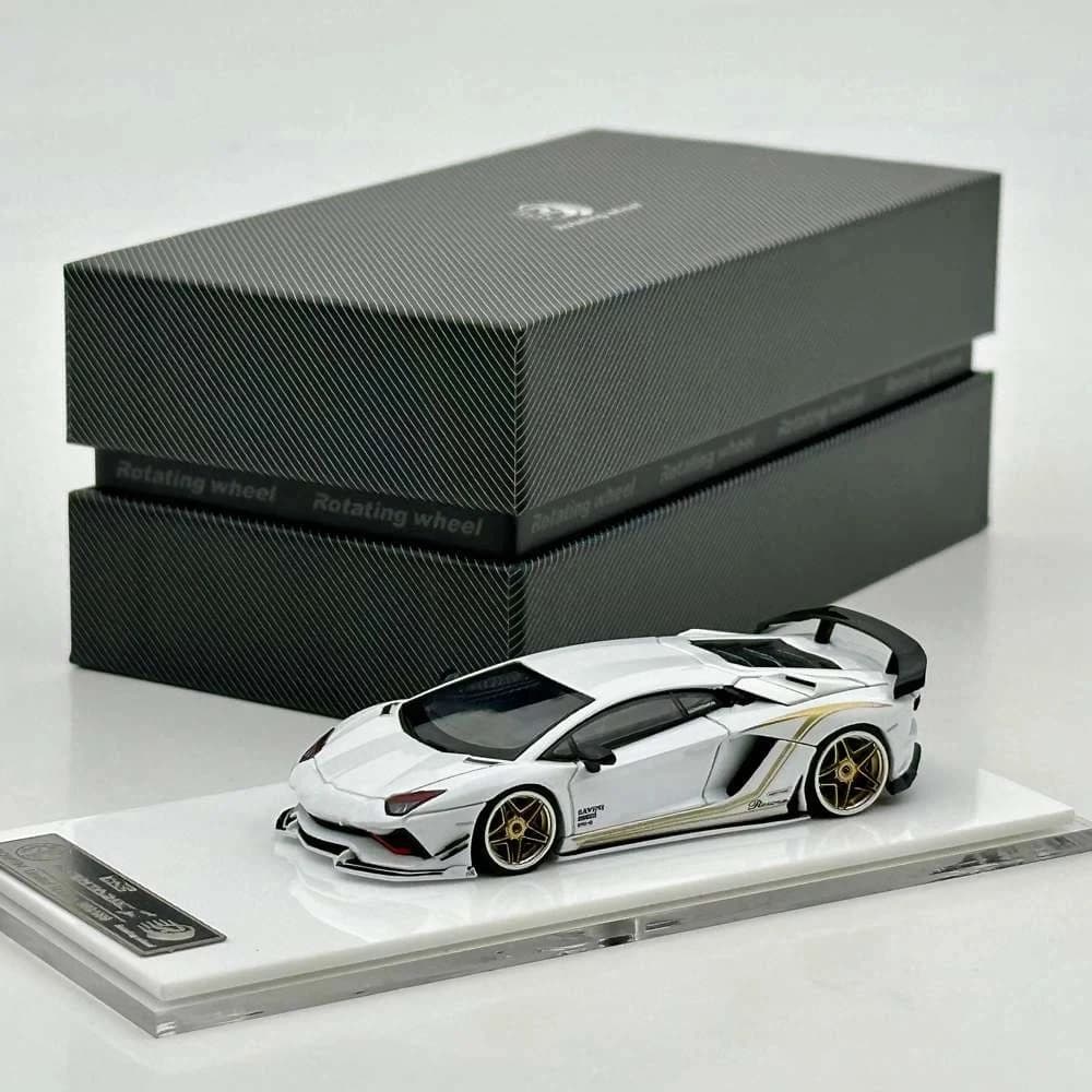 Rotating Wheel 1:64 for Aventador S Rowen Supercar Bule&White Diecast Alloy Collectible Model Car Miniature Vehicle toy Models