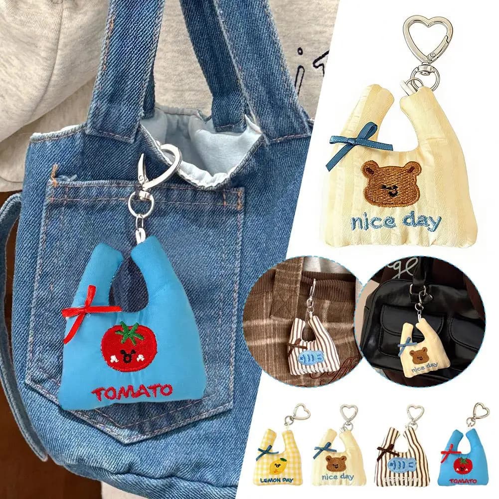 Portachiavi con mini borsa in tela, ciondolo per zaino con ricamo orsetto e pomodoro, decorazione per custodia Airpods Pro, regalo per donna