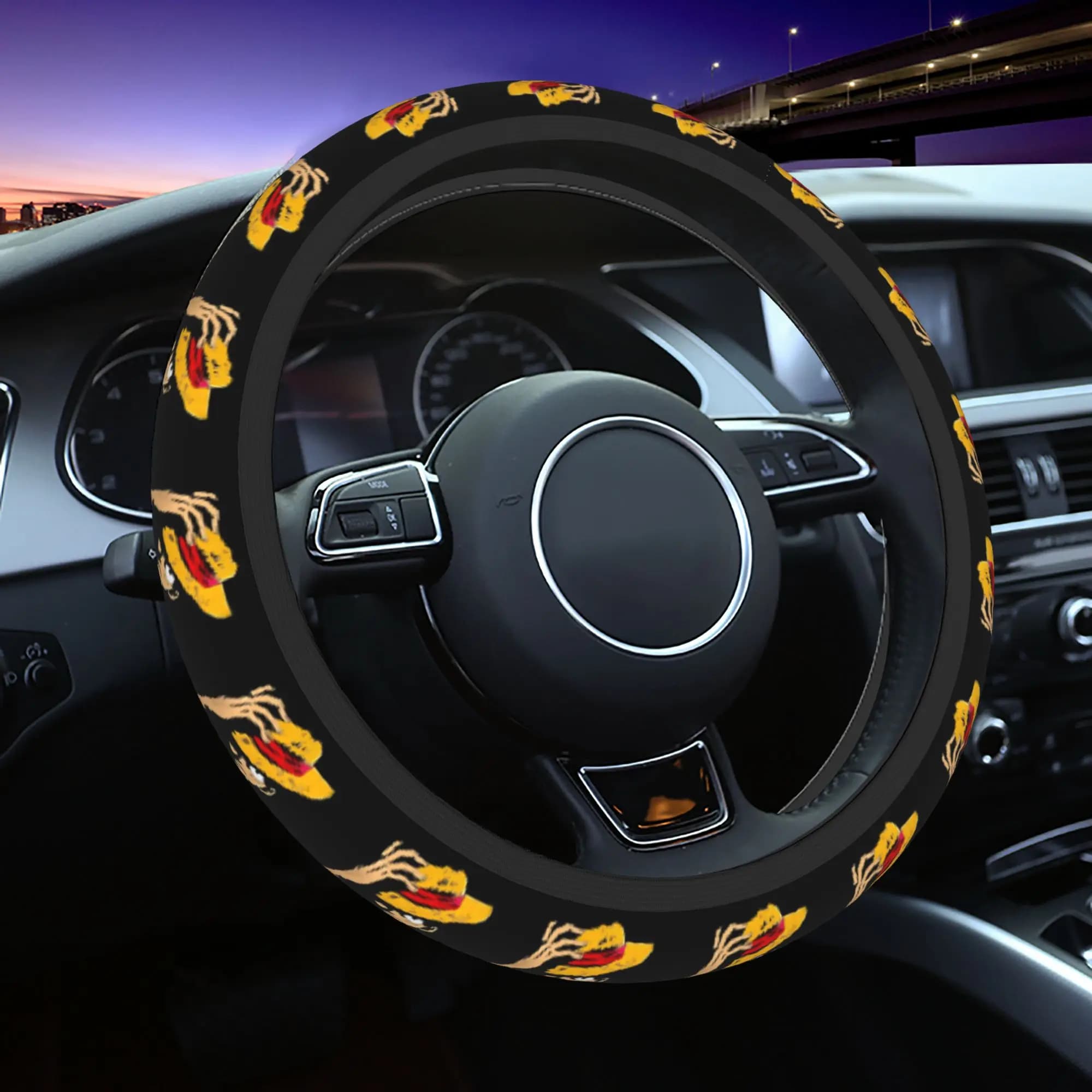 38 cm car cover, model One Piece Monkey D. Luffy, anti-slip, anime style and manga, with braid, to decorate the car.