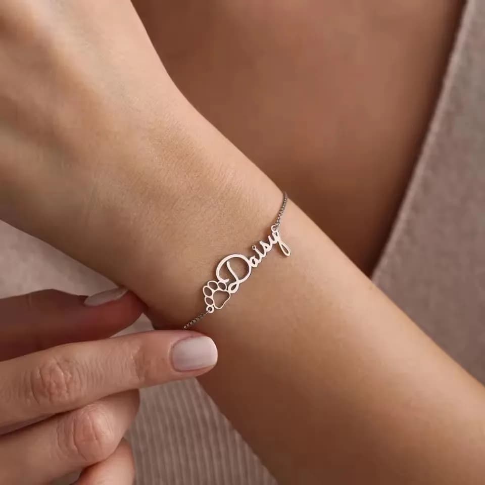 Sipuris Bracciale personalizzato con nome dell'animale domestico Bracciale personalizzato con zampa di cane e gatto in acciaio inossidabile Regalo di gioielli per gli amanti degli animali domestici Memoriale degli animali domestici