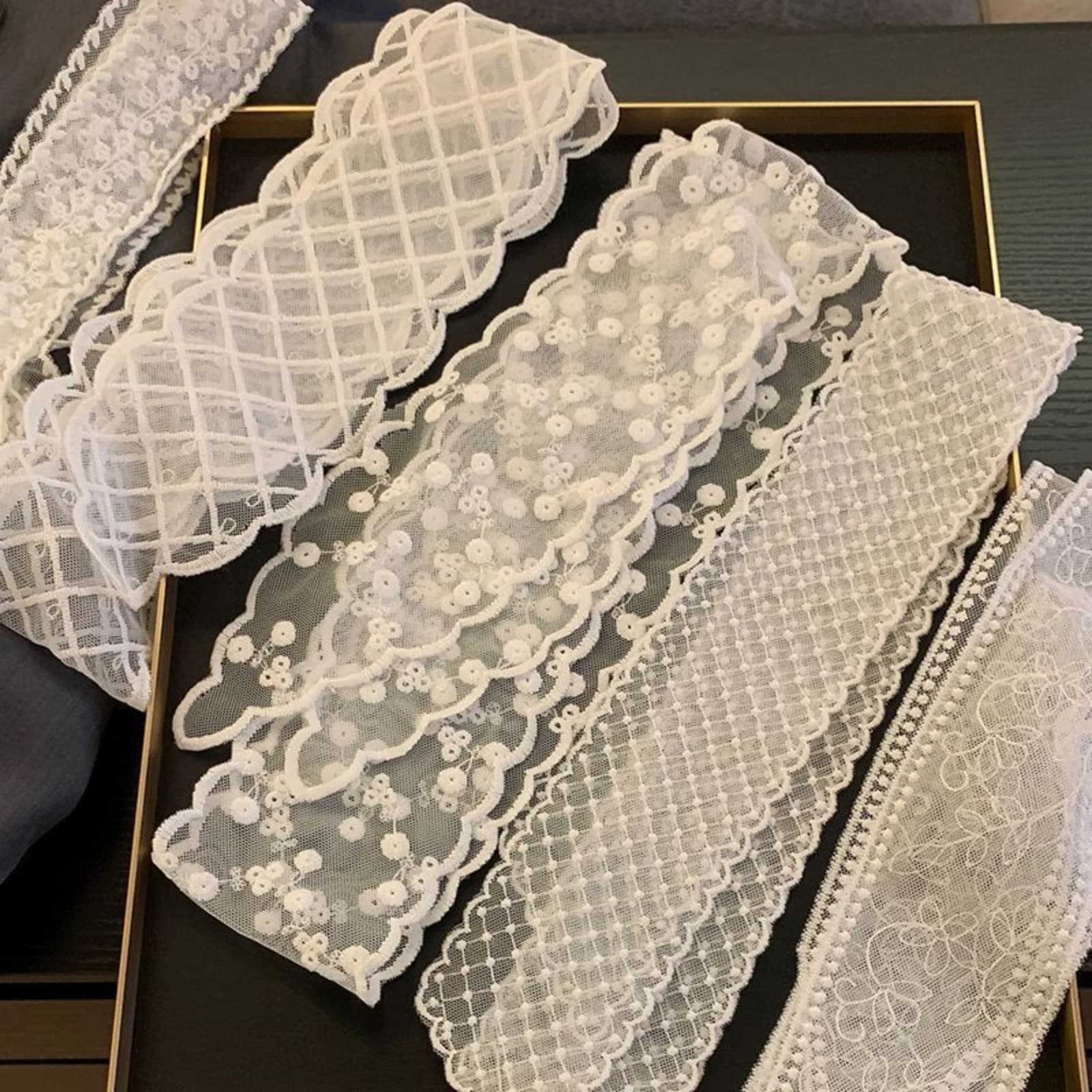 Sciarpa coreana in pizzo bianco con nastro per donna, elegante sciarpa lunga in seta per la primavera, accessorio decorativo alla moda per il collo