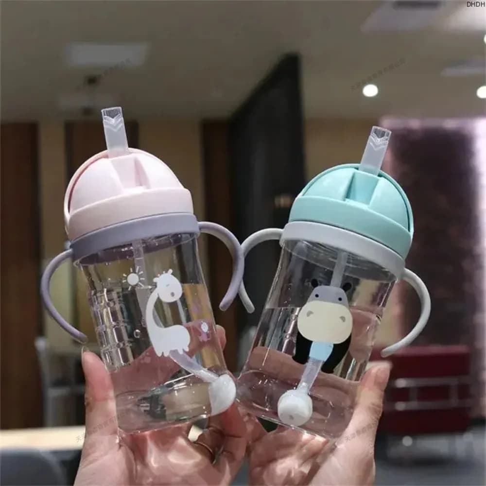 Tazza di acqua potabile per mangime per bambini da 350 ml con cannuccia Bottiglia d'acqua per bambini infrangibile anti-soffocamento Bebe Learning Tazze di acqua potabile