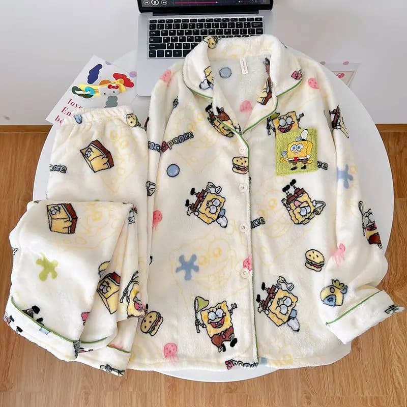 2026 Cartoon SpongeBob Pigiama Corallo Velluto Indumenti da notte per uomini e donne Caldo dolce Vestiti per la casa Set a maniche lunghe Giocattoli regalo per ragazza