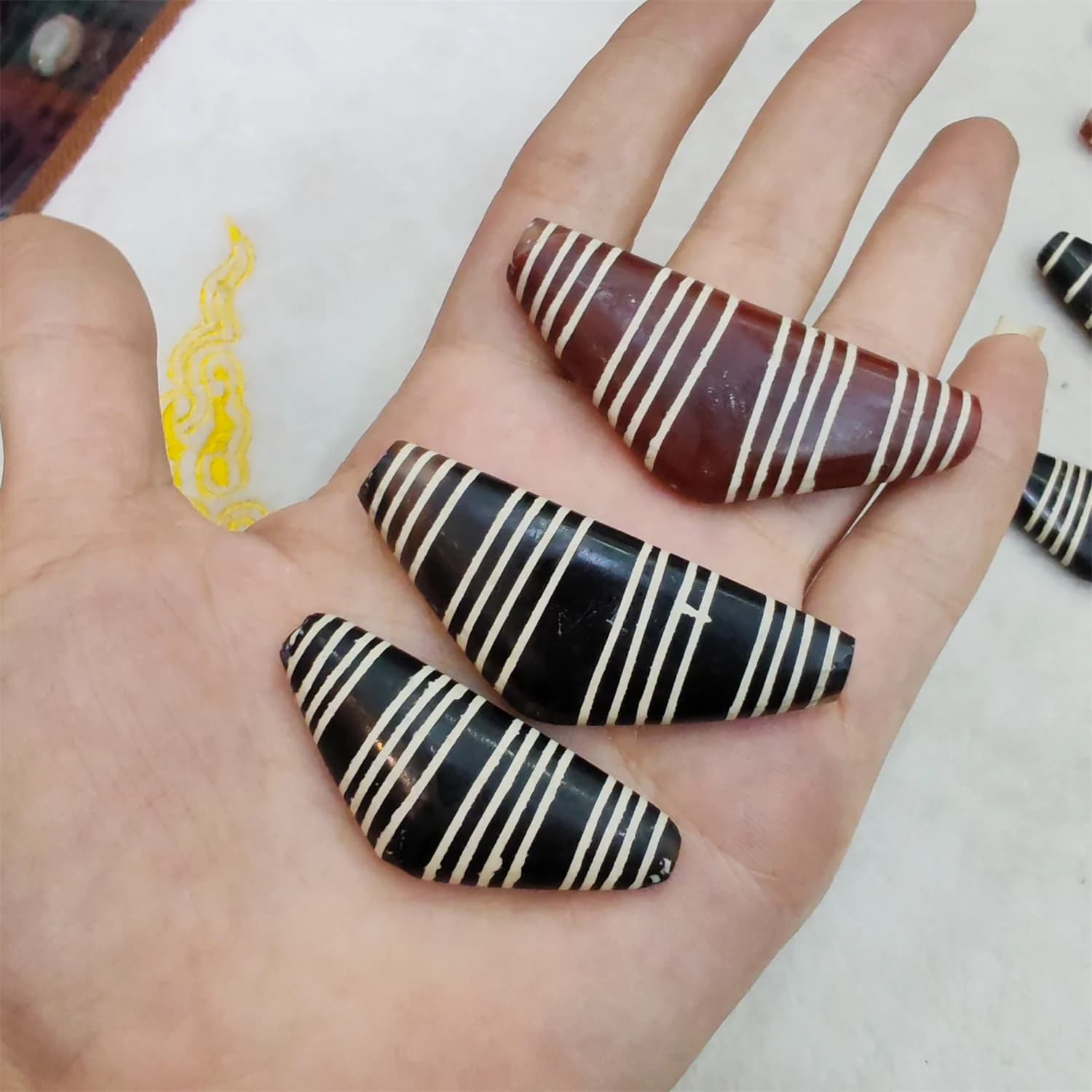 1pcs/lot Natural Agate Horn Beads Thread beads Black and red Retro style Make a necklace pendant Ethnic style jewelry handiwork
