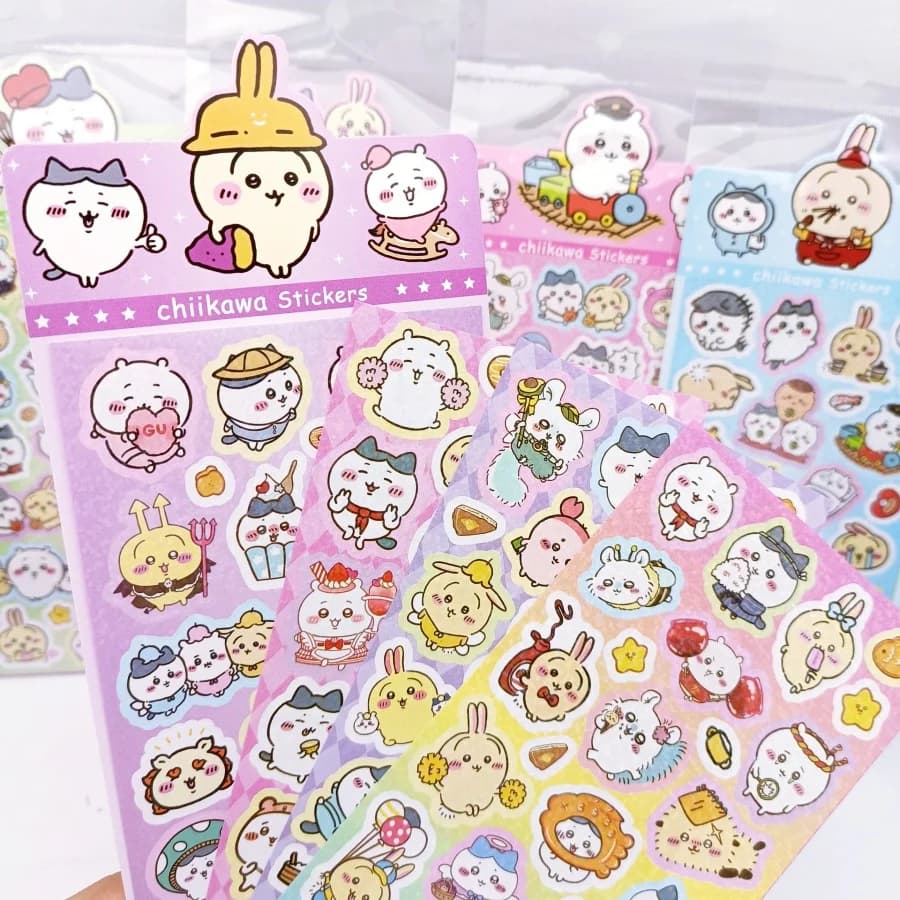 1 set di 18 adesivi anime giapponesi a tema Chiikawa, con disegni personalizzati per decorare il laptop.