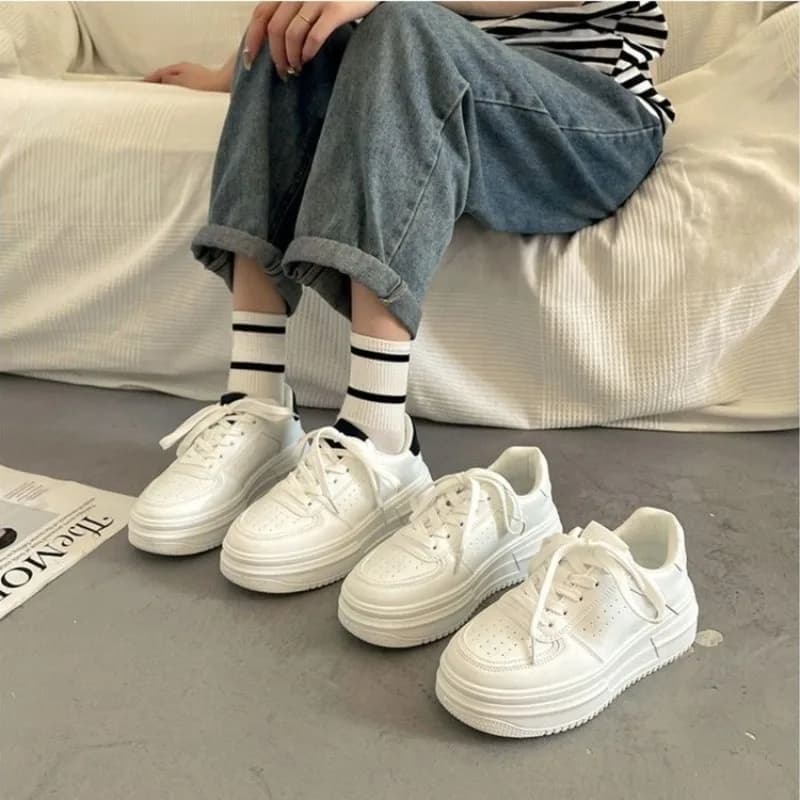 Scarpe da ginnastica vulcanizzate da donna casual bianche in pelle da donna, scarpe basse sportive traspiranti con piattaforma da corsa